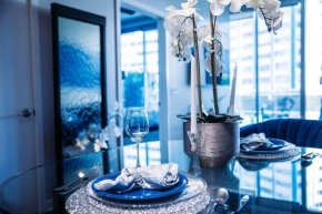 Luxury Penthouse Suite w/ stunning VIEW & King Bed